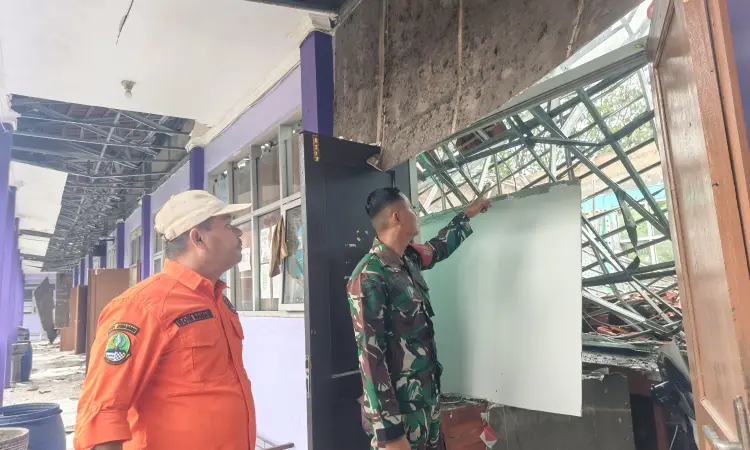 Atap SMAN 2 Gunung Putri Ambruk, Tiga Ruang Kelas Rusak