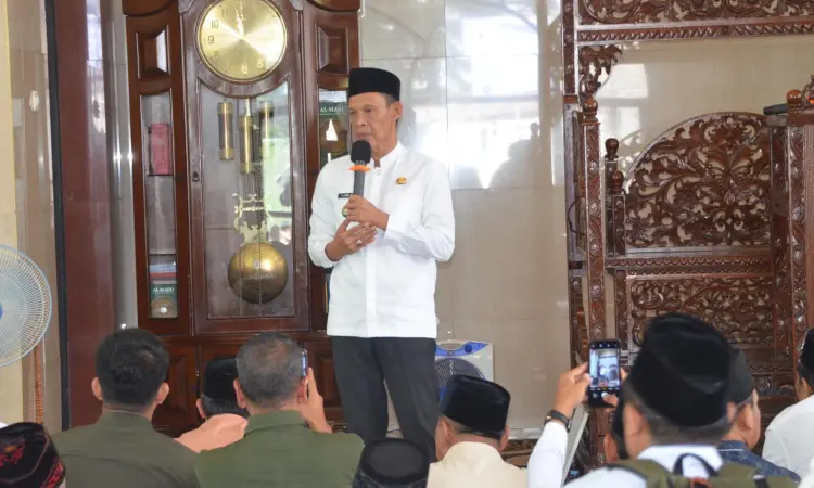 Wabup Bogor Jaro Ade Ajak Warga Gunung Putri Perkuat Gotong Royong dan Jaga Kebersihan Lingkungan Dalam Agenda Jumling